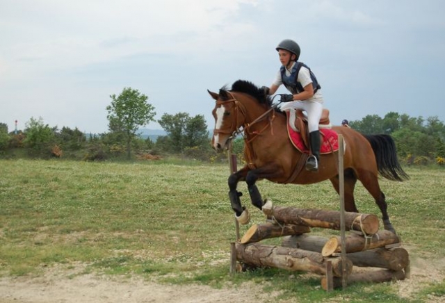  Saltos no Centro Equestre La Loubiere